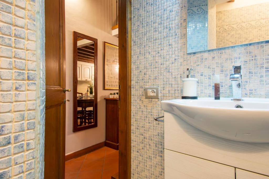 Demedici Apt W/ 2Br 1' Walk Uffizi & Ponte Vecchio Appartement Florence Buitenkant foto